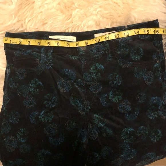 SOLD- Pilcro and the Letterpress Floral Pants - Picture 6 of 8